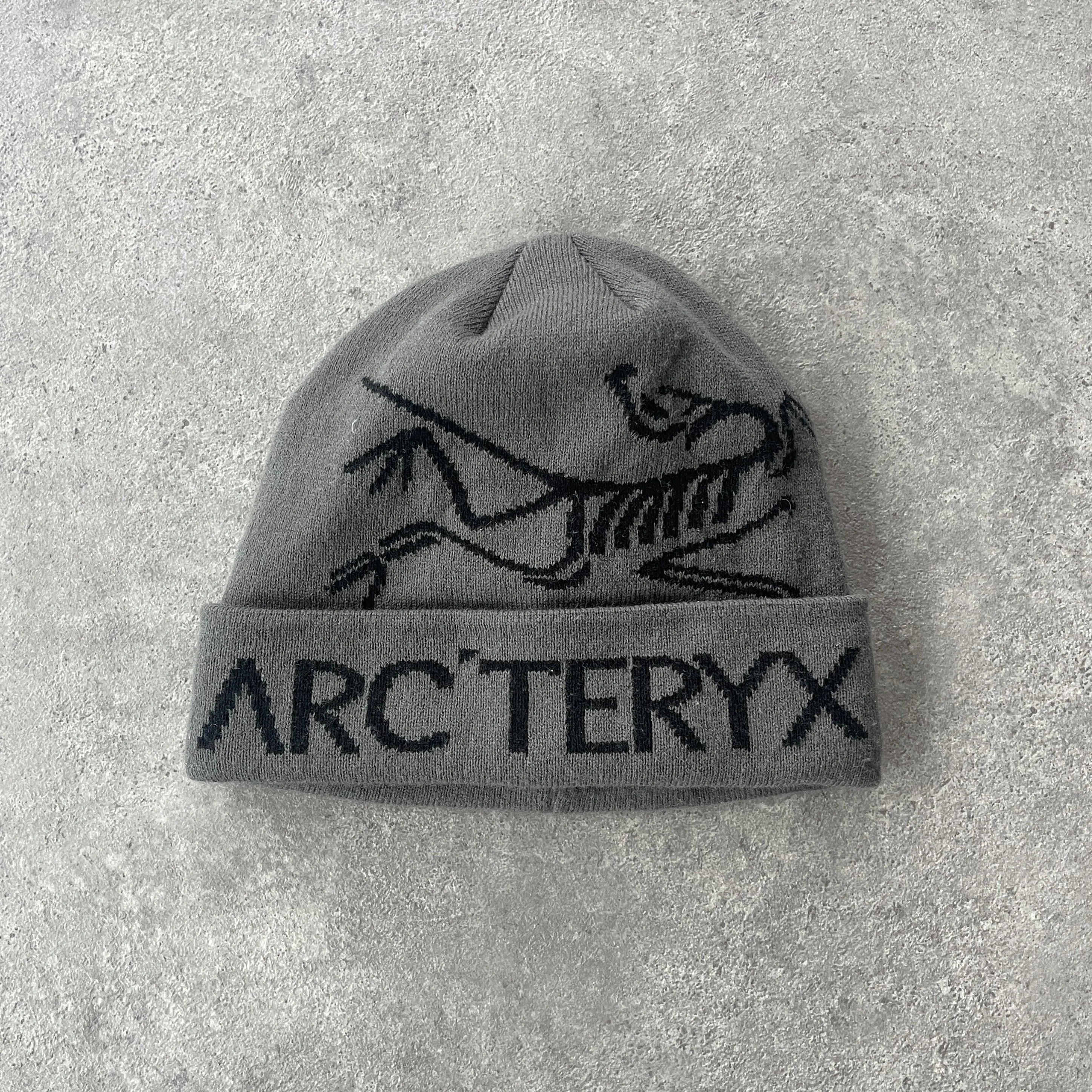 Arc’teryx 2021 fernie toque spellout beanie