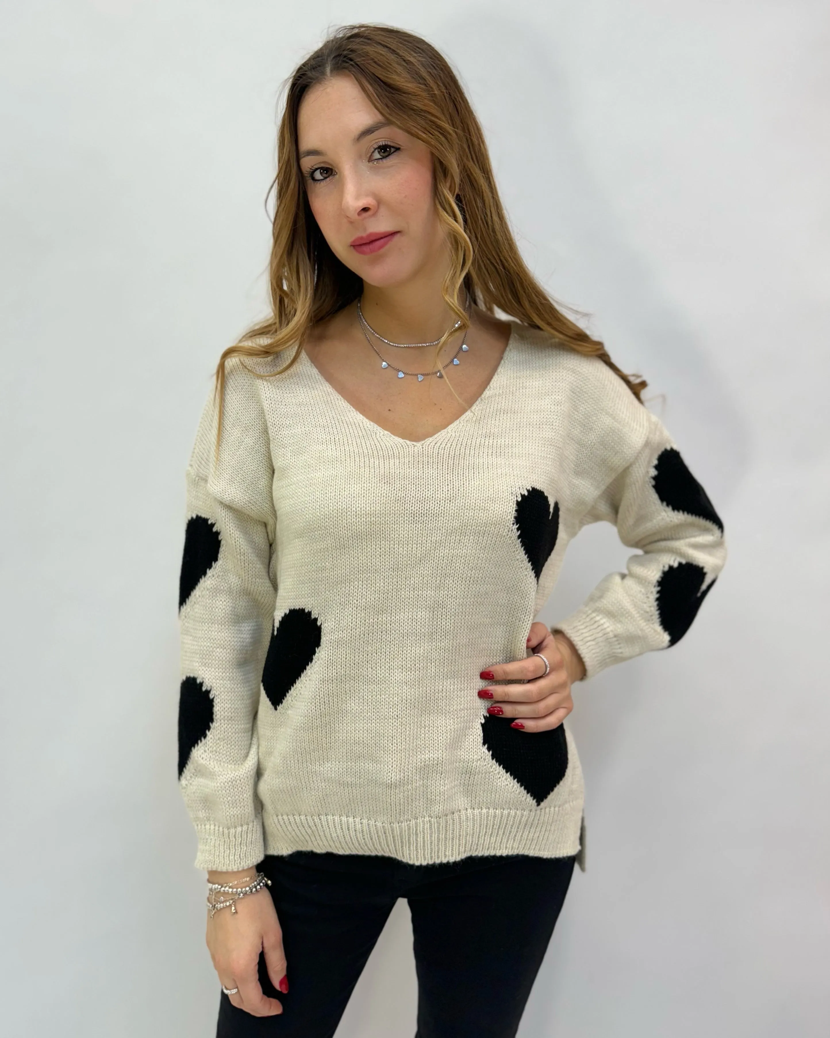 Pullover scollo V con cuori